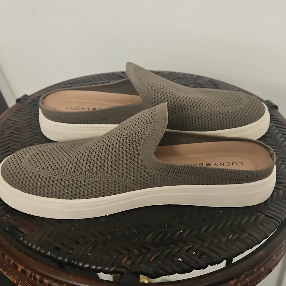 Lucky Brand Larlan Mule Slip On Shoes in Army Green Size 7.5 - Picture 3 of 9